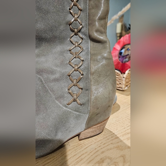 GIANNI BINI Leather/Suede Two Toned Braid Detail Knee High Boots. Olive.Size 7.5 - Picture 13 of 16